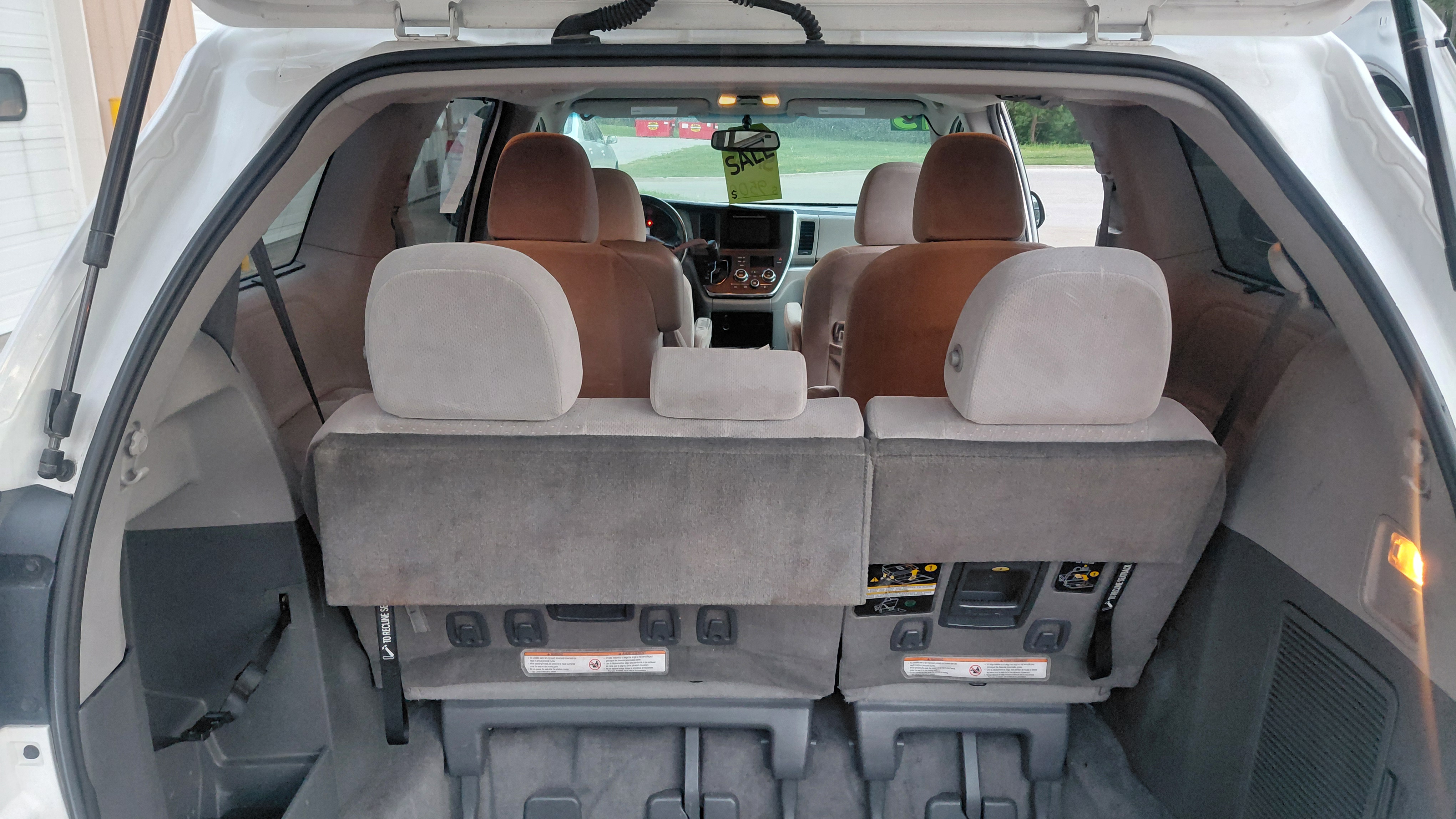 2015 Toyota  Sienna LE - image 13