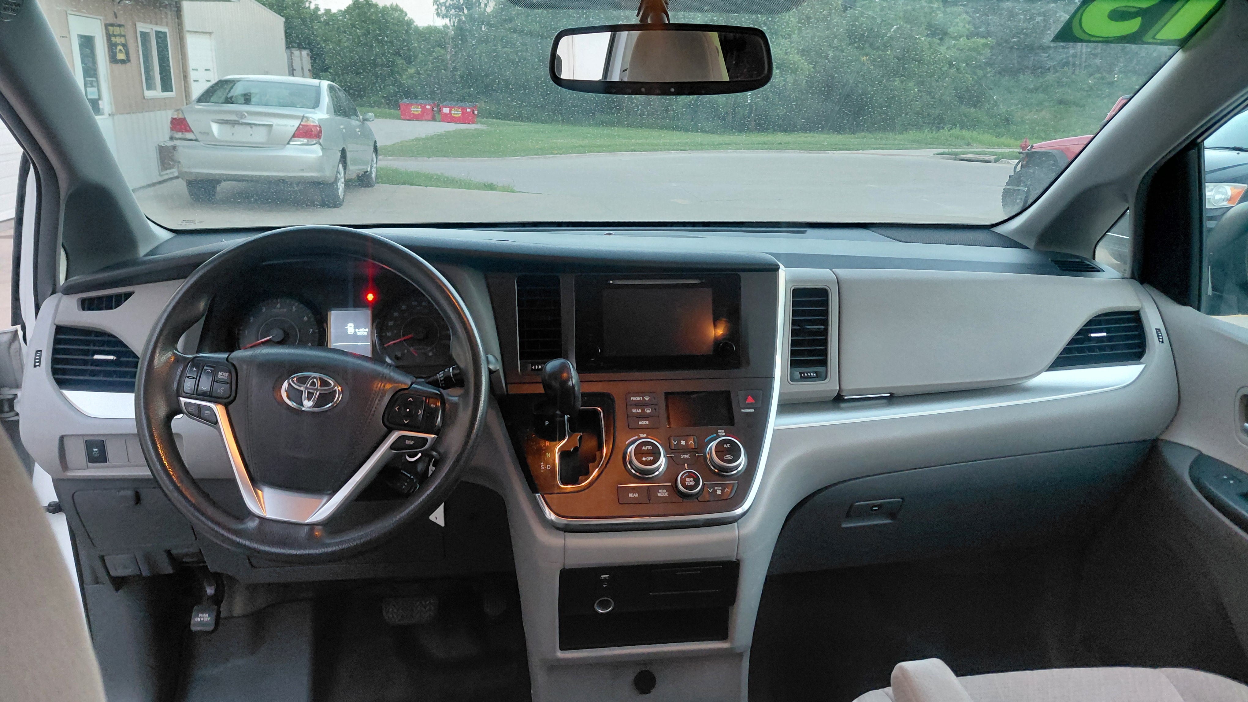 2015 Toyota  Sienna LE - image 11
